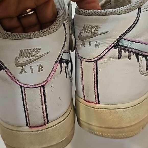 Nike high top Air Forces, men’s 9.5 - Picture 10 of 11